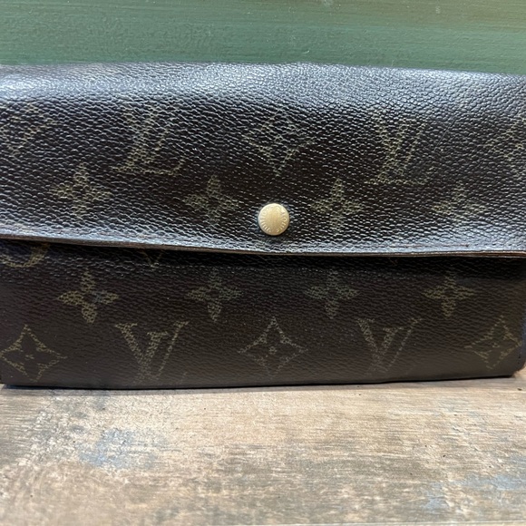 Authentic Louis Vuitton, wallet - Picture 1 of 10